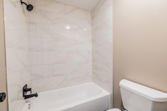 916 Sirocco DR Unit B, Austin, TX 78745