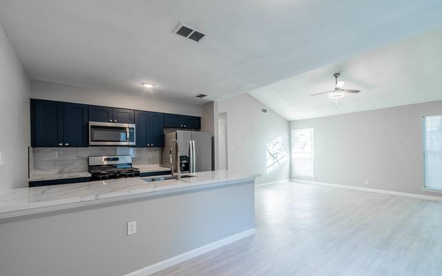916 Sirocco DR Unit B, Austin, TX 78745