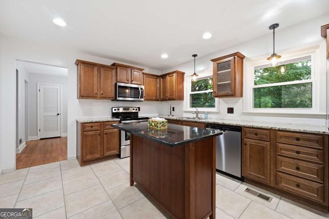 1171 Starline Drive SE, Smyrna, GA 30080