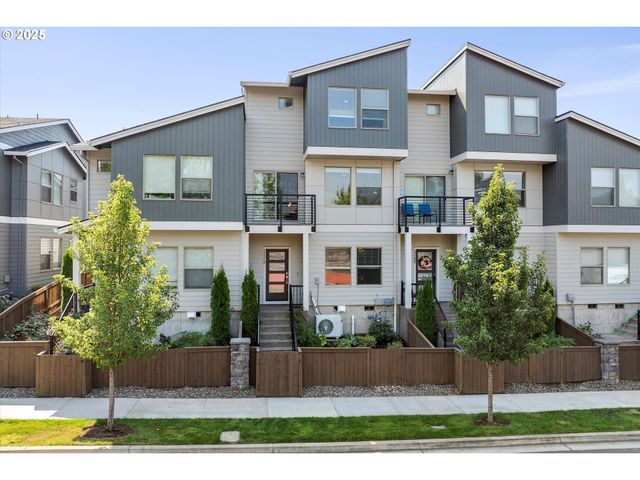 17310 Se CROSSROADS Ave, Happy Valley, OR 97086
