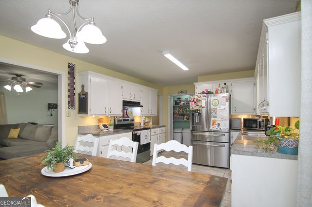 1404 Tucker Road, Perry, GA 31069