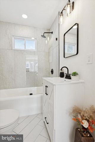 624 CONVENT RD, Aston, PA 19014