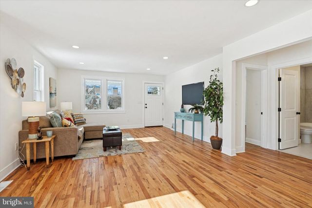 624 CONVENT RD, Aston, PA 19014