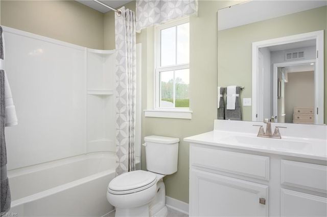 2102 Striper CT, Carrollton, VA 23314