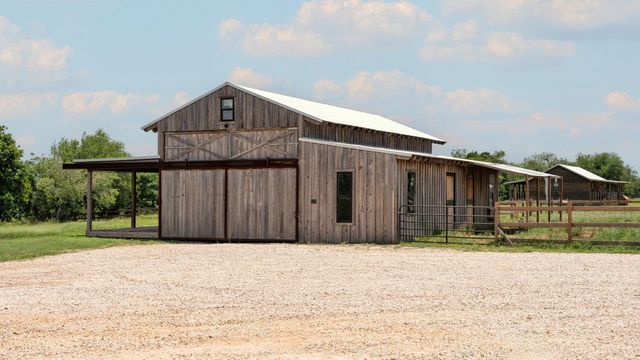 2676 Post RD A & B, San Marcos, TX 78666