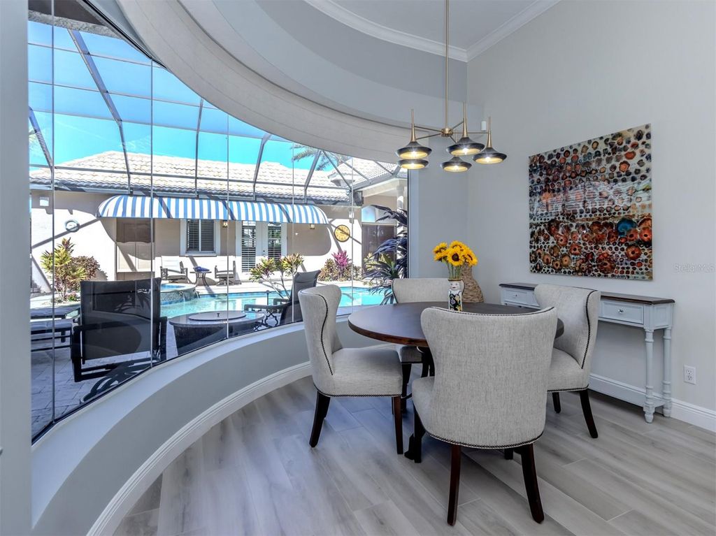 Image 11 of property listing at 310 STONE BRIAR CREEK DRIVE, Venice, FL 34292