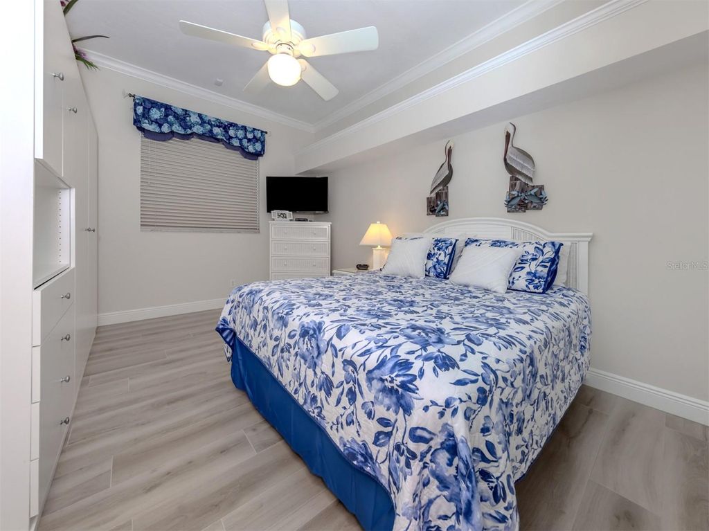 Image 24 of property listing at 310 STONE BRIAR CREEK DRIVE, Venice, FL 34292