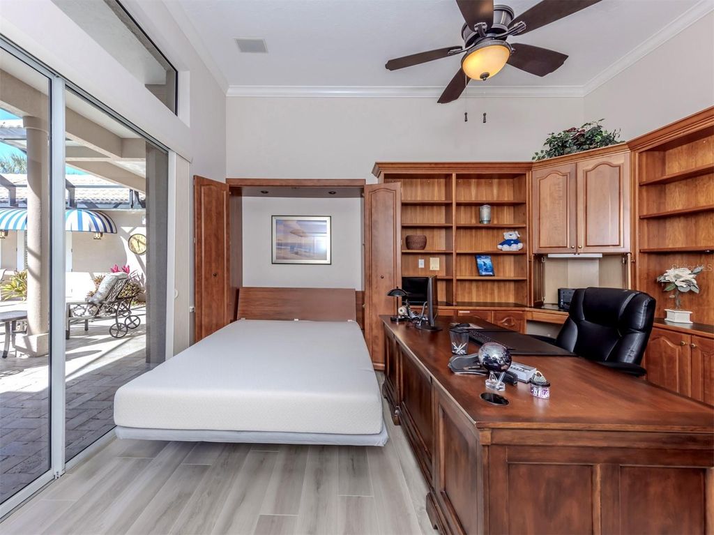 Image 27 of property listing at 310 STONE BRIAR CREEK DRIVE, Venice, FL 34292