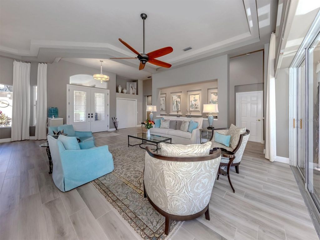 Image 5 of property listing at 310 STONE BRIAR CREEK DRIVE, Venice, FL 34292