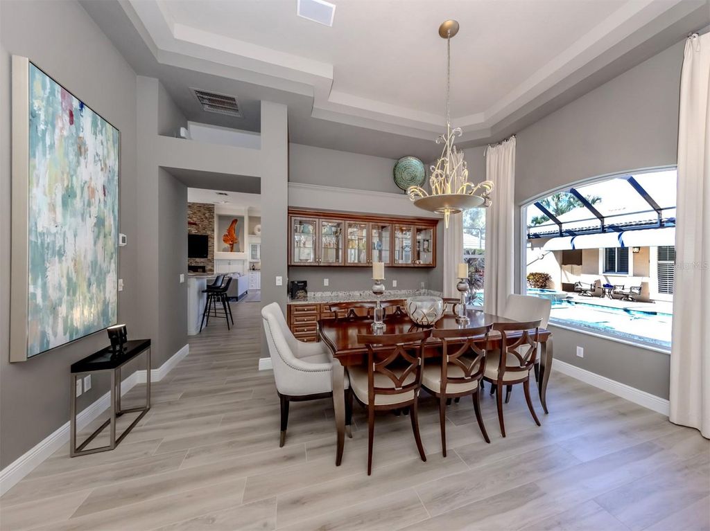 Image 6 of property listing at 310 STONE BRIAR CREEK DRIVE, Venice, FL 34292