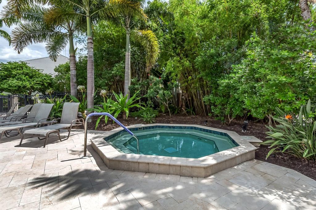 Image 59 of property listing at 310 STONE BRIAR CREEK DRIVE, Venice, FL 34292