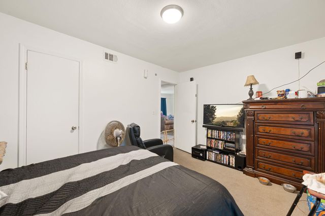 128 Hillside DR, Elgin, TX 78621