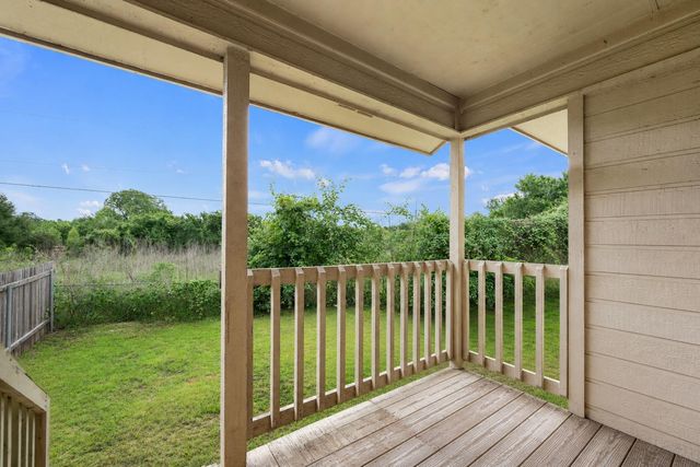 128 Hillside DR, Elgin, TX 78621