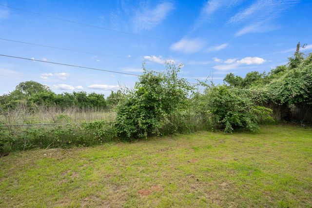 128 Hillside DR, Elgin, TX 78621