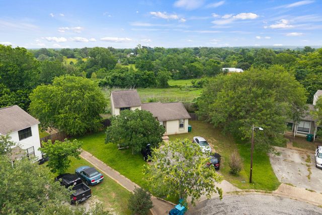128 Hillside DR, Elgin, TX 78621