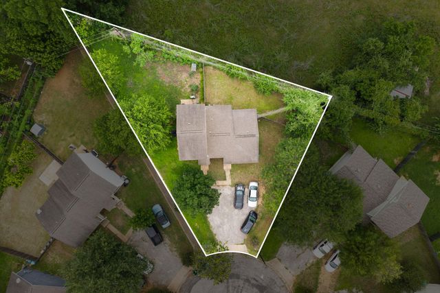 128 Hillside DR, Elgin, TX 78621