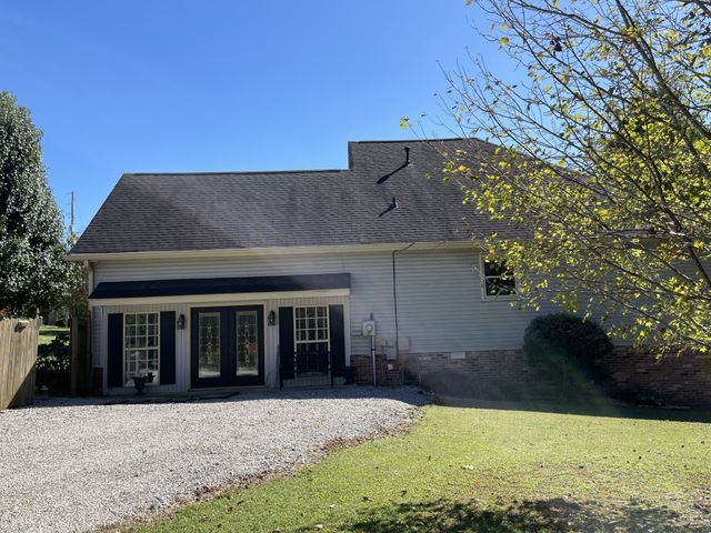 514 Lakeside Dr, Springfield, TN 37172