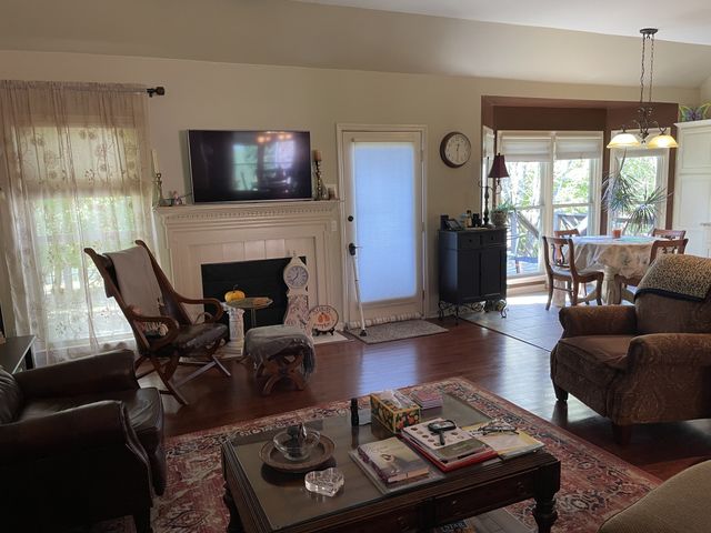 514 Lakeside Dr, Springfield, TN 37172