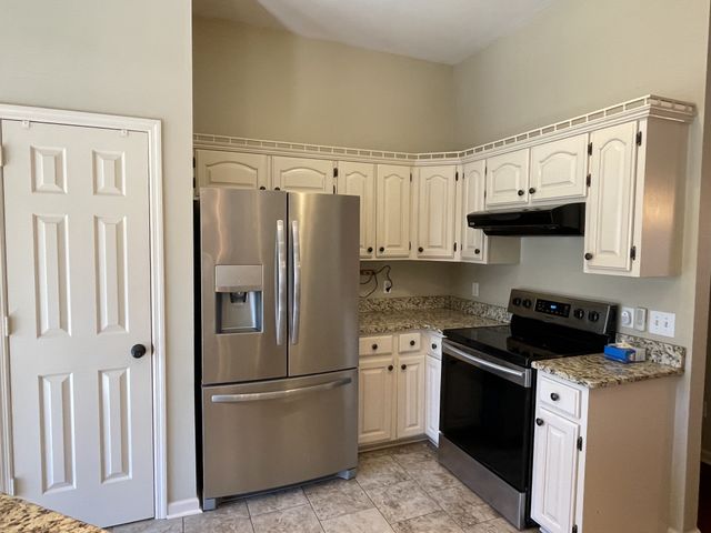 514 Lakeside Dr, Springfield, TN 37172