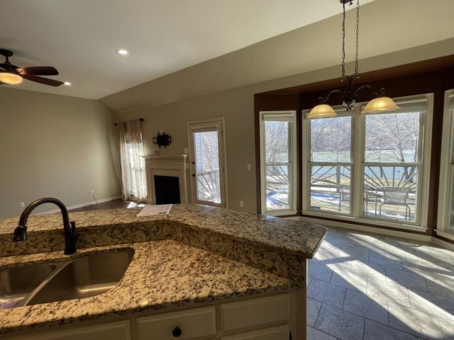 514 Lakeside Dr, Springfield, TN 37172