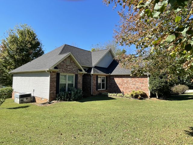 514 Lakeside Dr, Springfield, TN 37172