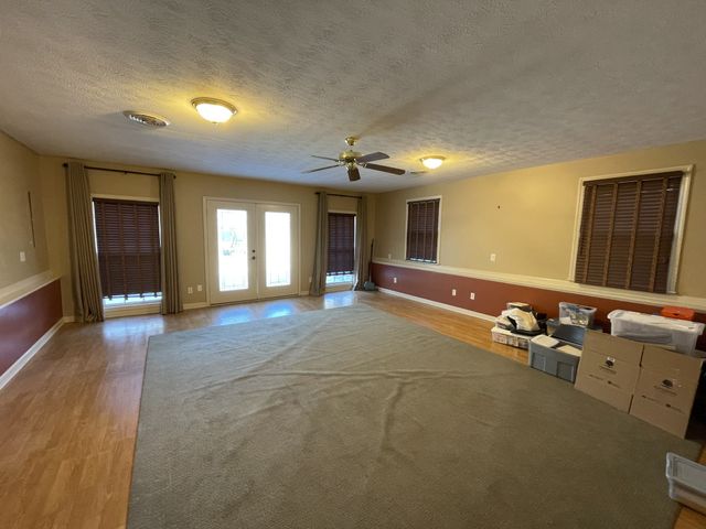 514 Lakeside Dr, Springfield, TN 37172