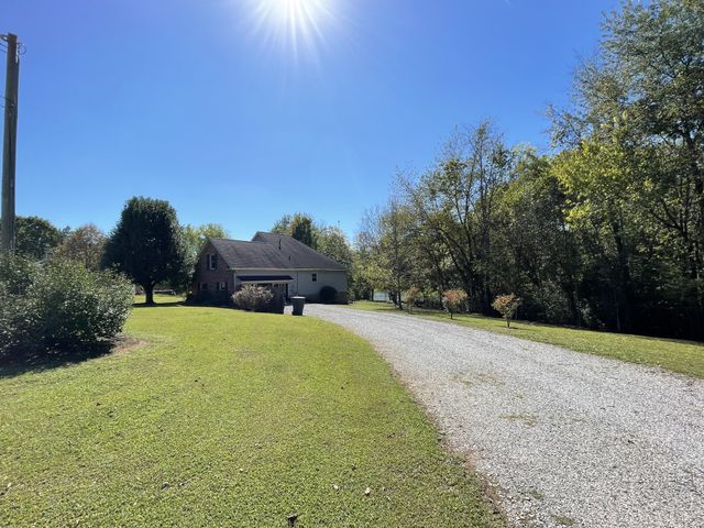 514 Lakeside Dr, Springfield, TN 37172