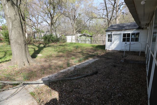 718 SE 24th, Paris, TX 75460