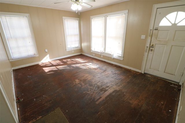 718 SE 24th, Paris, TX 75460