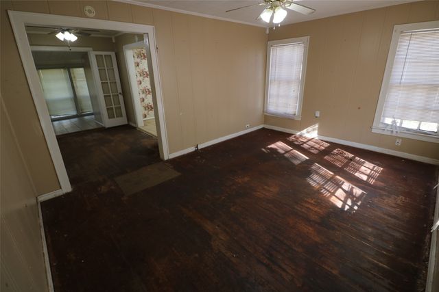 718 SE 24th, Paris, TX 75460