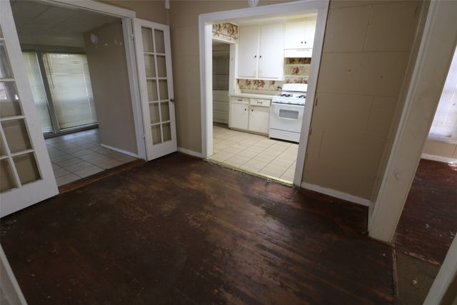 718 SE 24th, Paris, TX 75460