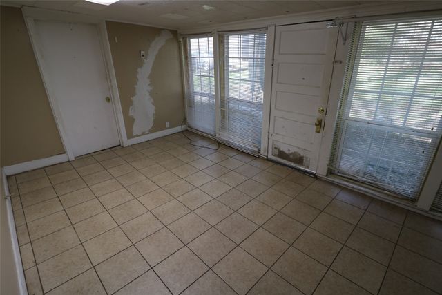 718 SE 24th, Paris, TX 75460