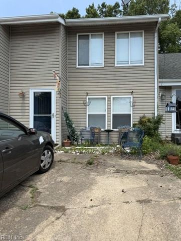 342 Falling LN, Virginia Beach, VA 23454