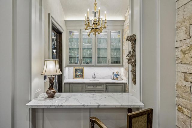 2158 Chilton Road, Houston, TX 77019
