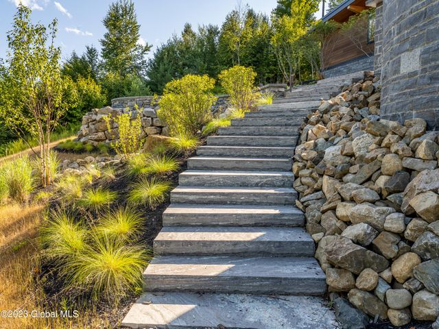 8 Riley Farm Lane, Saratoga Springs, NY 12866