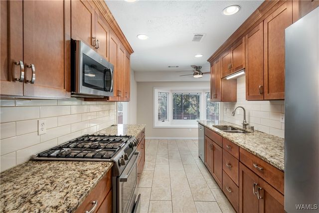 4146 4th E, Northport, AL 35473