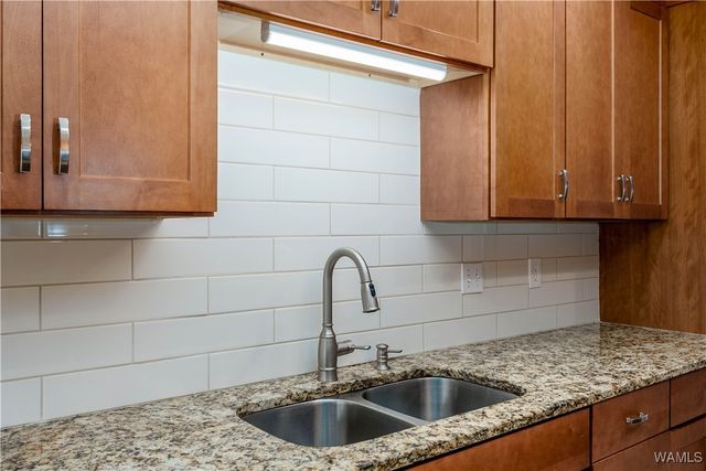 4146 4th E, Northport, AL 35473