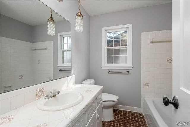 4146 4th E, Northport, AL 35473