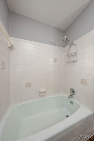 4146 4th E, Northport, AL 35473