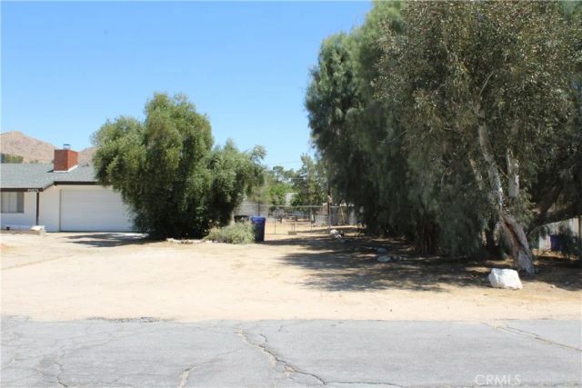 15975 Venango Road, Apple Valley, CA 92307