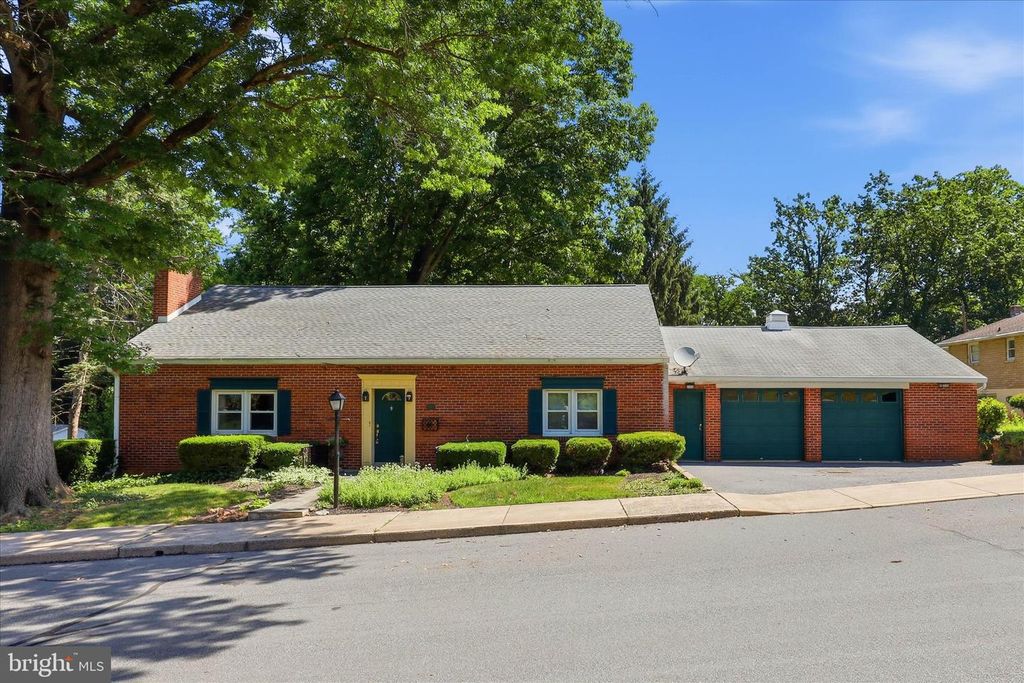 244 HEMLOCK RD, Ephrata, PA 17522