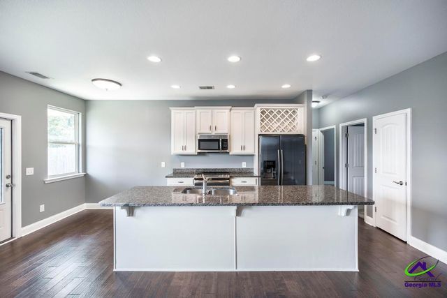 114 Sutton Drive, Perry, GA 31069