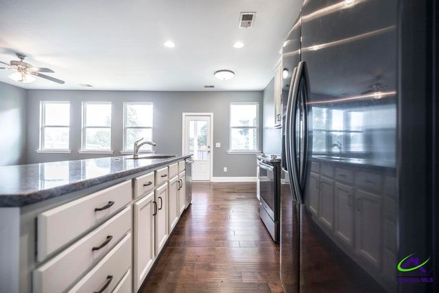 114 Sutton Drive, Perry, GA 31069