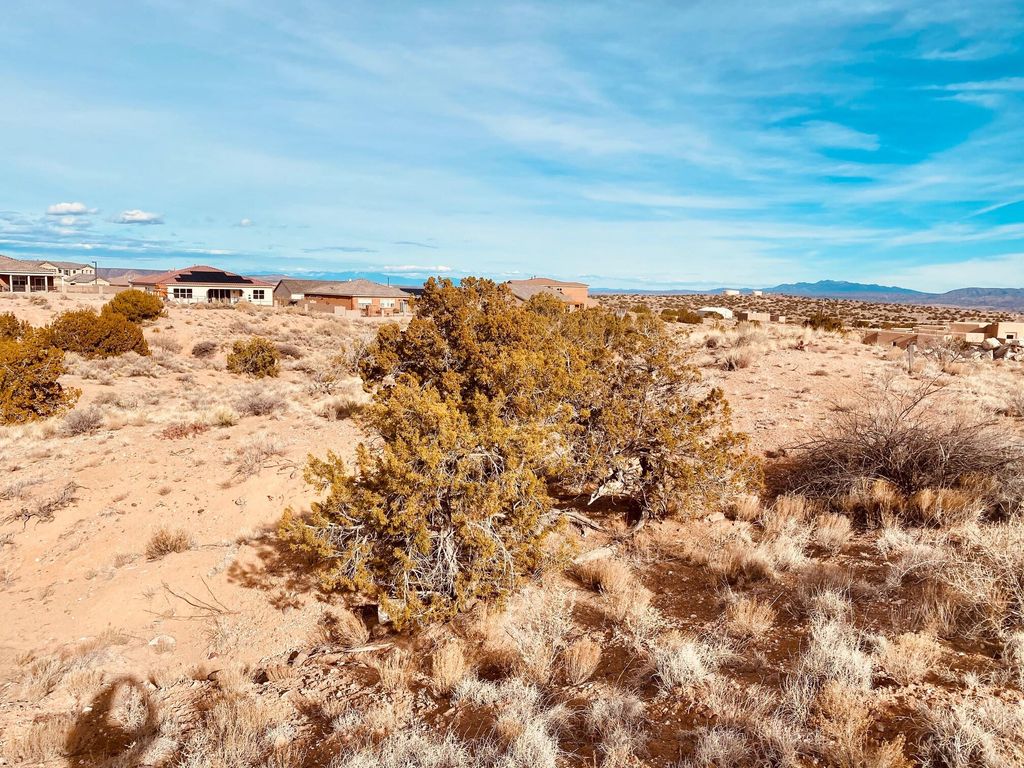 Image 2 of property listing at 2408 Desert Marigold Road NE, Rio Rancho, NM 87144