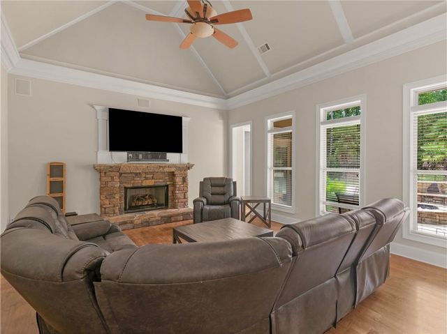 105 Whitestone Drive, Mcdonough, GA 30253