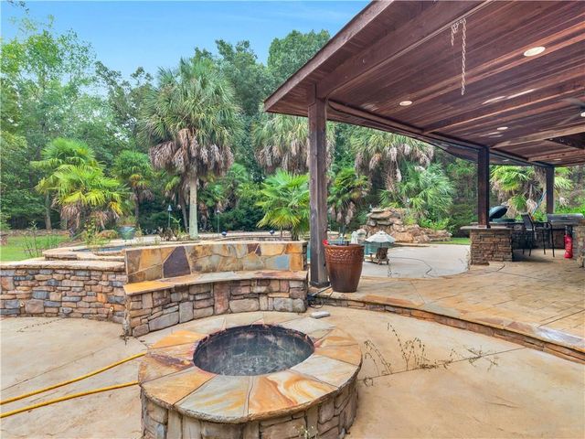 105 Whitestone Drive, Mcdonough, GA 30253
