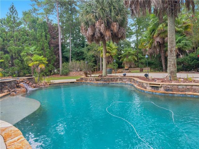 105 Whitestone Drive, Mcdonough, GA 30253