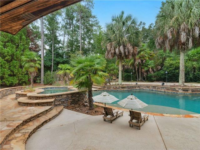 105 Whitestone Drive, Mcdonough, GA 30253