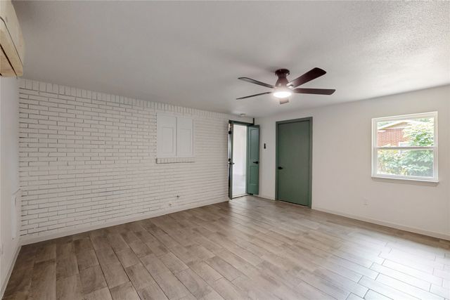 409 Fleming Drive, Hurst, TX 76053
