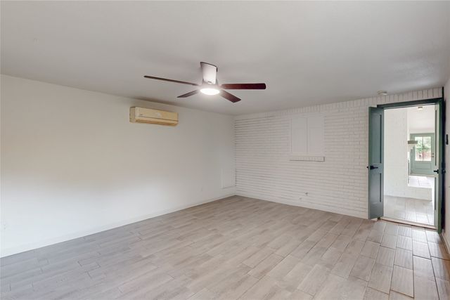 409 Fleming Drive, Hurst, TX 76053